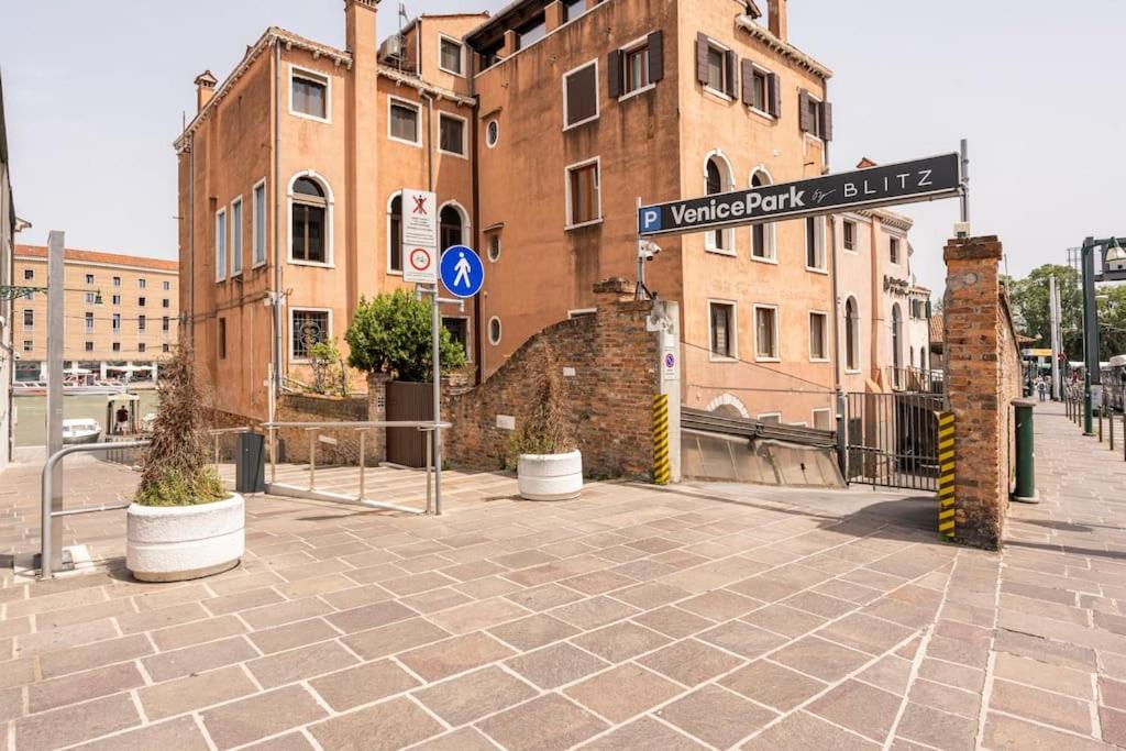 Venice Luxury Suites Exterior photo